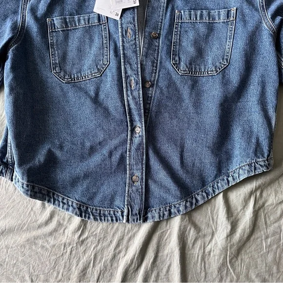 Relaxed Short-Sleeve Denim Shirt - Picture 5 of 6